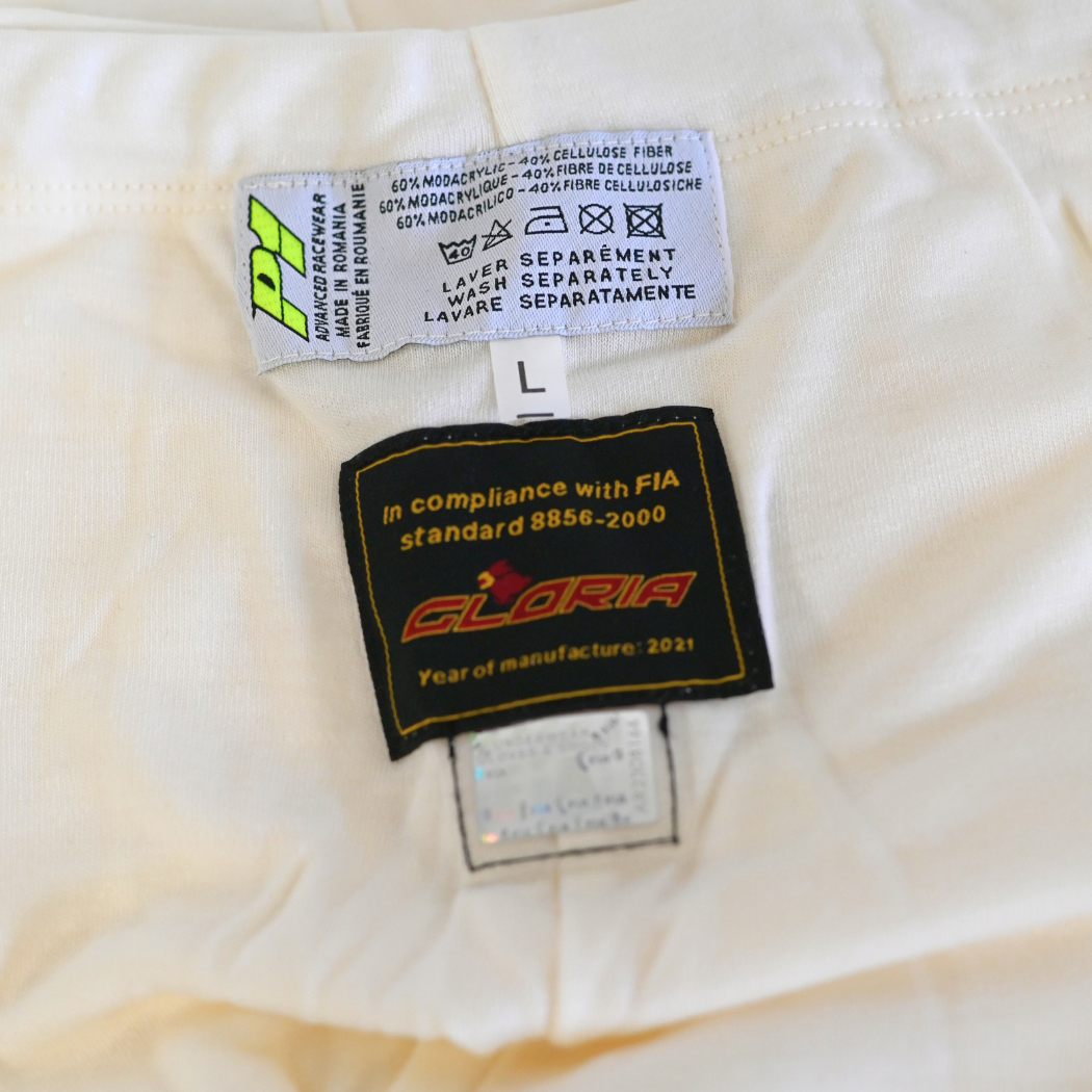 P1 FIA Hose ELITE Comfort fit – FIA 8856-2000 Silbernes Hologram Gr.L